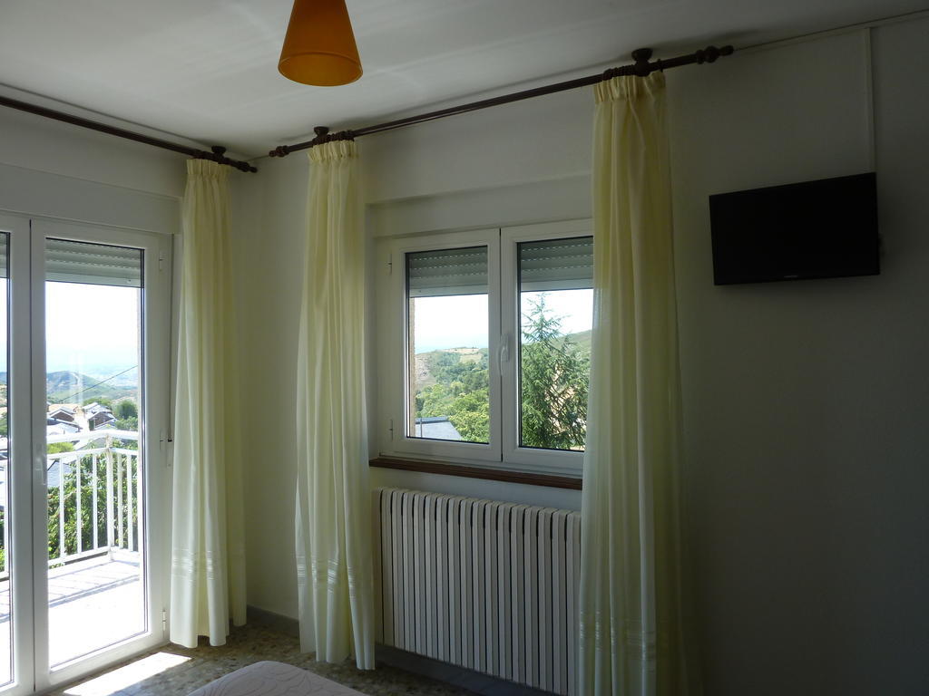 Pension Riego De Ambros Exterior photo