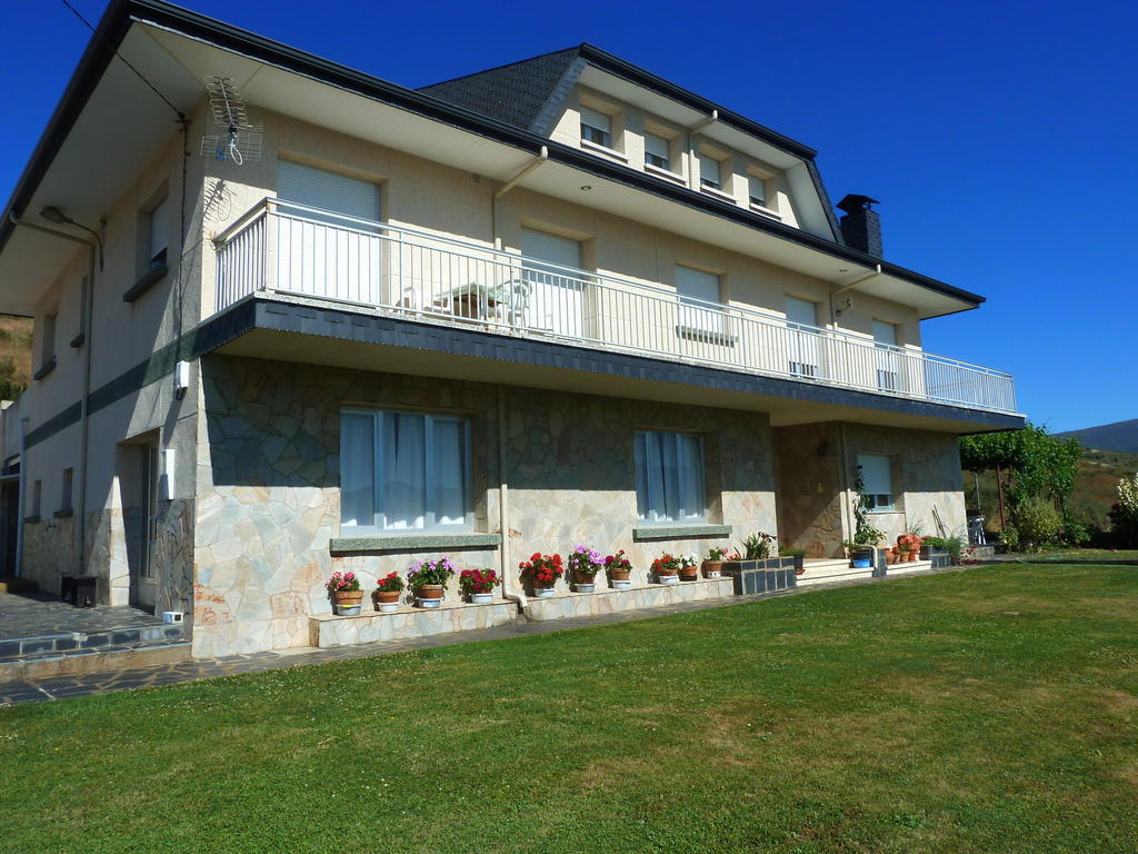 Pension Riego De Ambros Exterior photo